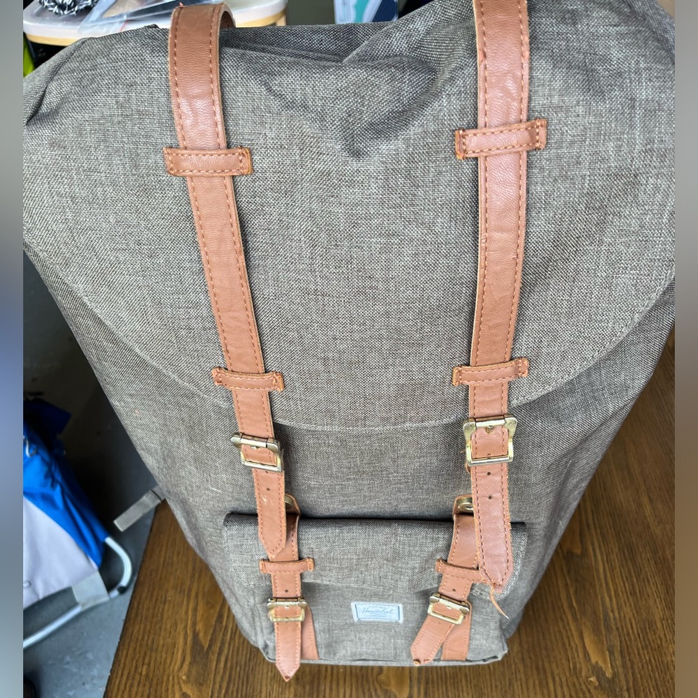 Herschel Little America Backpack - 23.5L